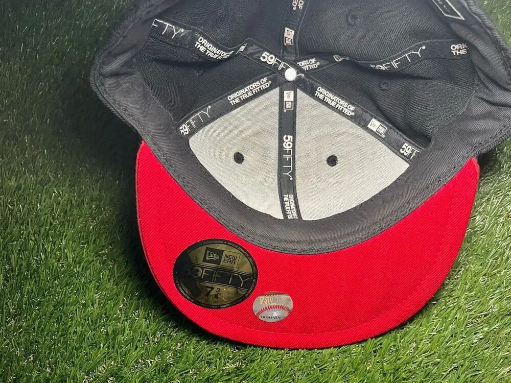 New Era Cincinnati Reds Black/Red Hat MLB Officially Licensed Size 7 3/8